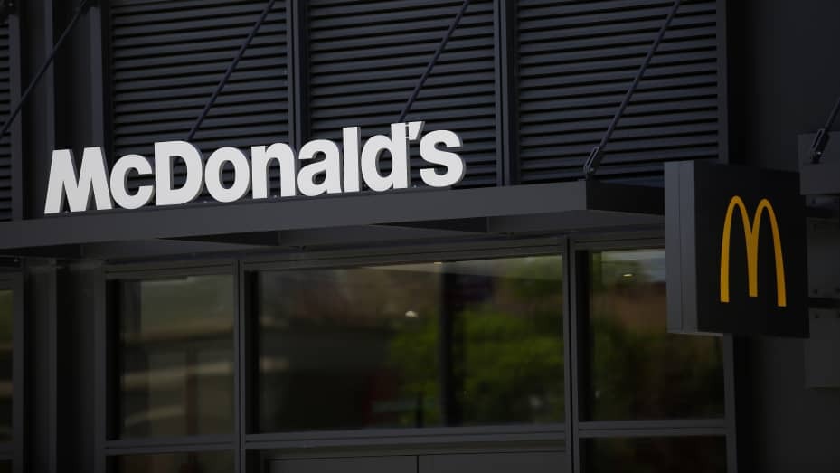 107219321 1680529688309 gettyimages 967391804 MCDONALDS NEW HQ