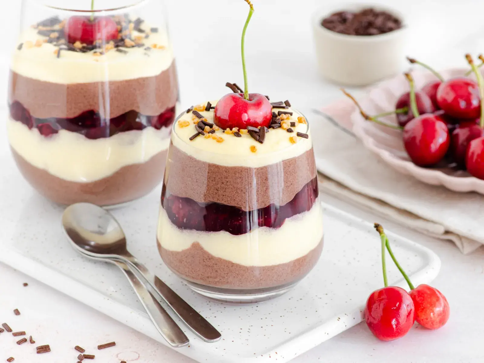 Choco vanilla desert s višnjama