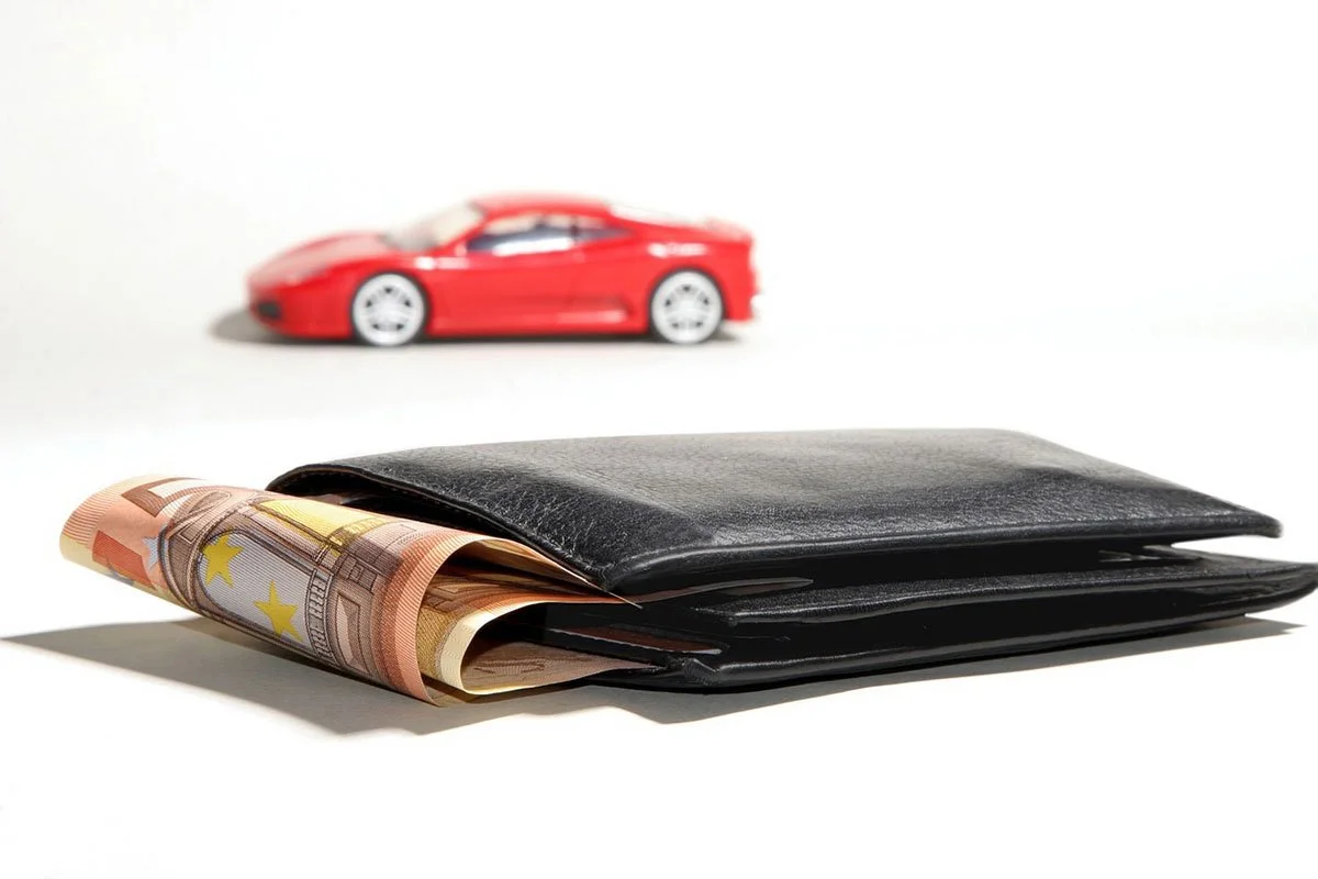 auto kupovina foot Pixabay