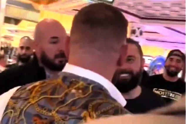 Conor Mc Gregor  Pljuno nepoznatom muškarcu zbog povika "Idemo, Habib!"