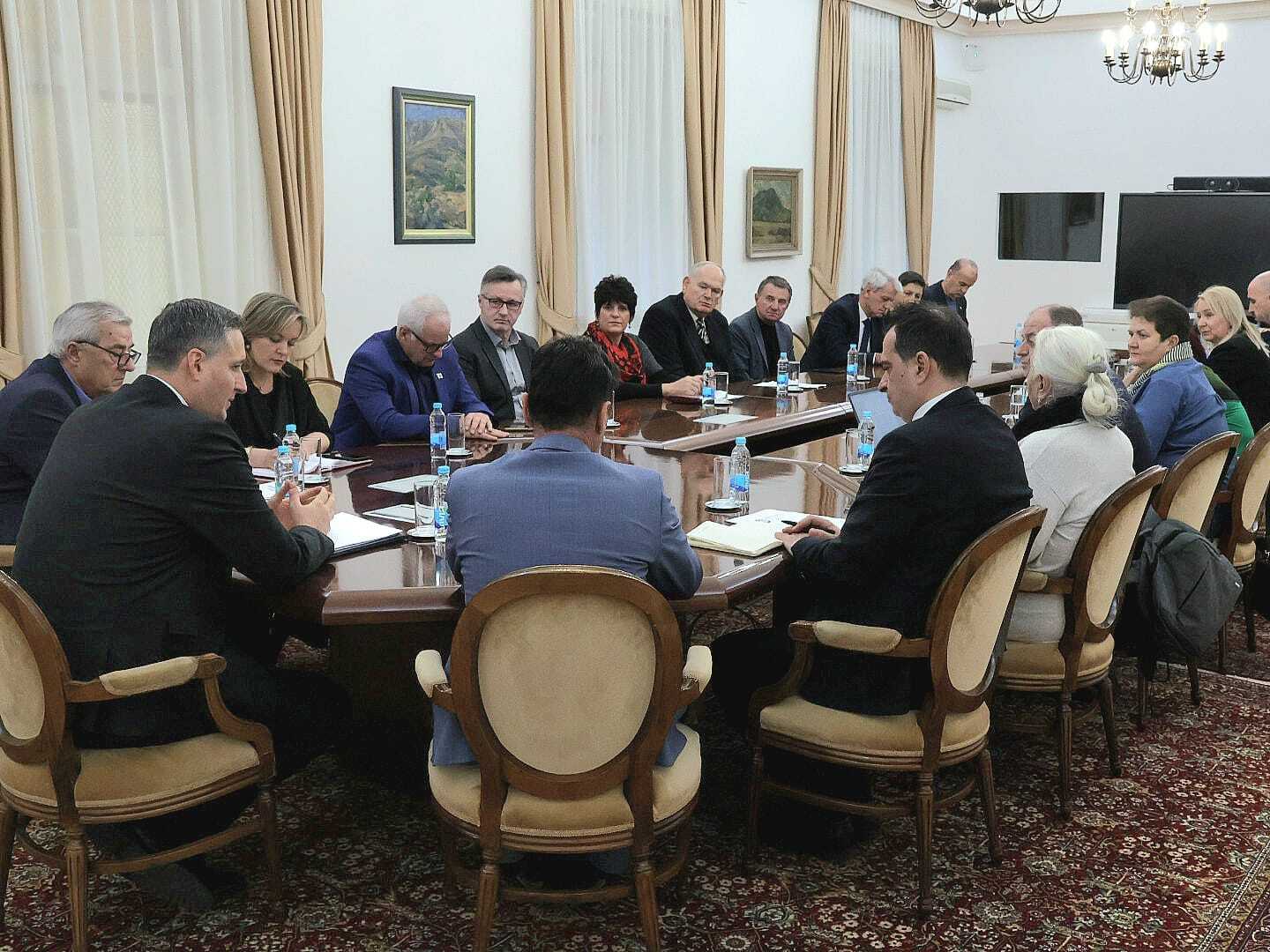 Denis Becirovic s udruzenjima zrtava i boraca 1