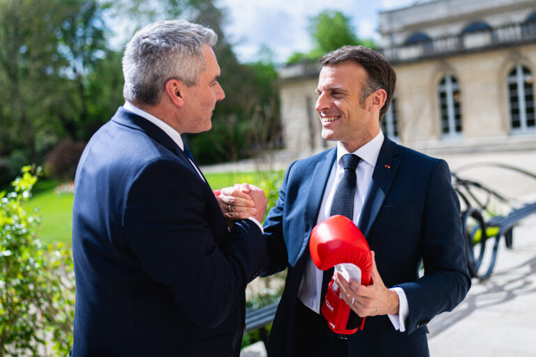 Emanuel Macron Karl nojhamer Afp