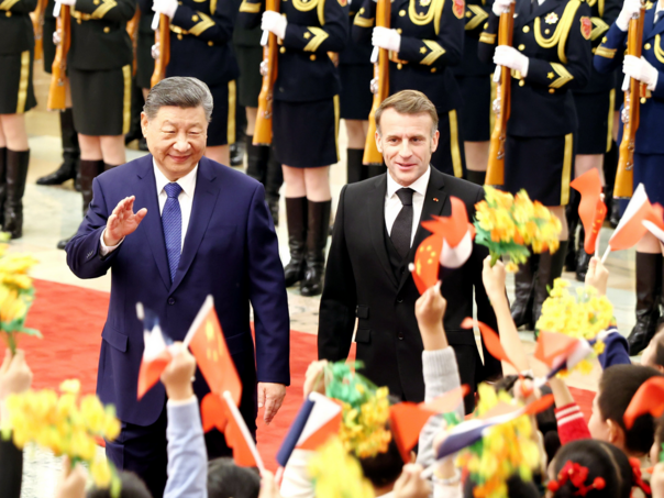 Emmanuel Macron Xi Jinping 11  X