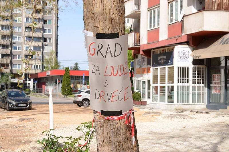 Hrasno Gradani porucili da zele drvece pored zgrada