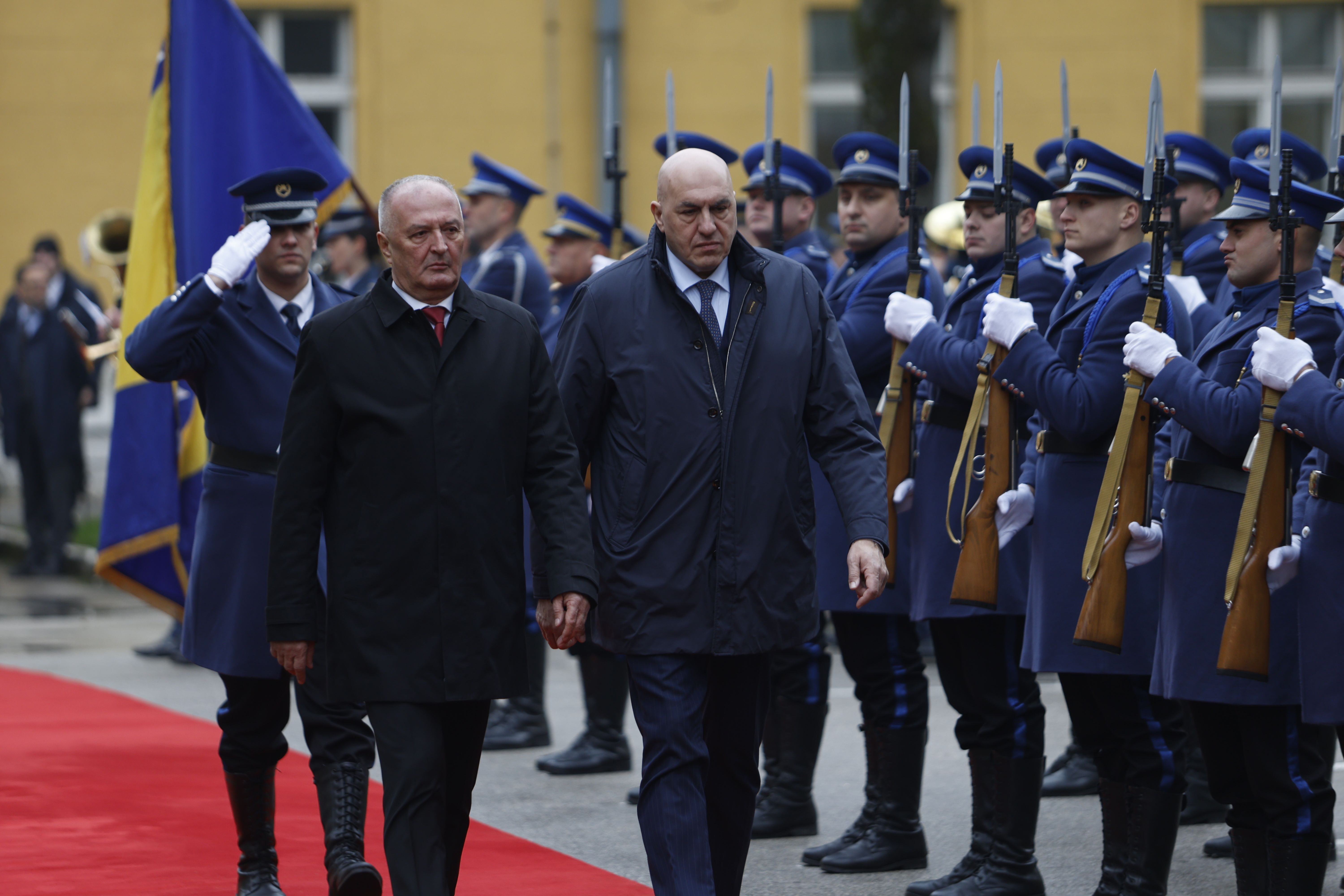 Guido Crosetto zukan helez