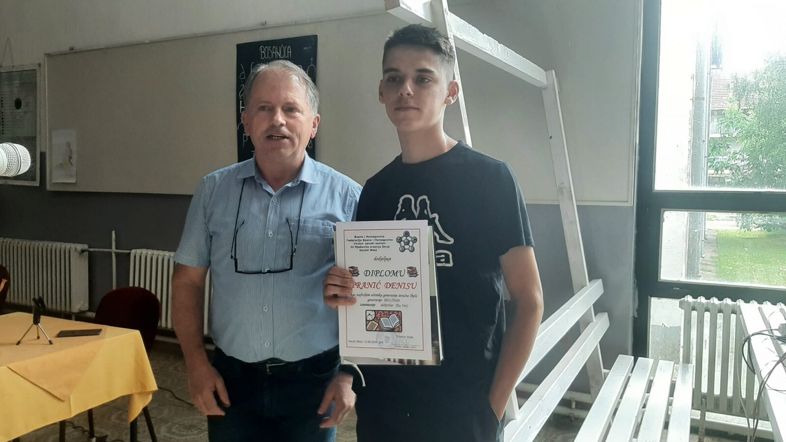 Učenik generacije sa direktorom