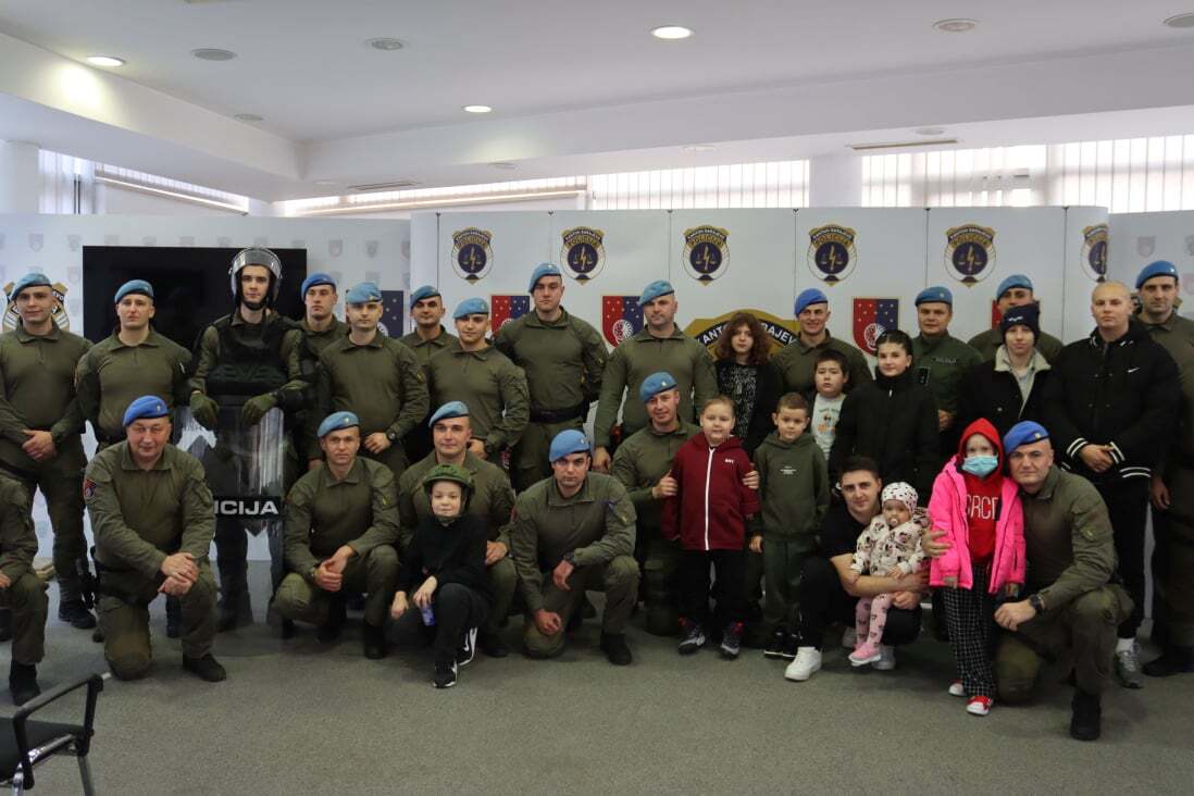 MUP Ks novogodišnji paketići