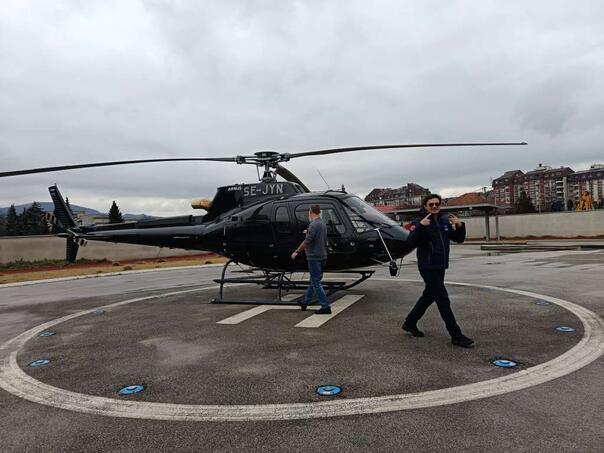 Helikopter Airbus AS350/  fena