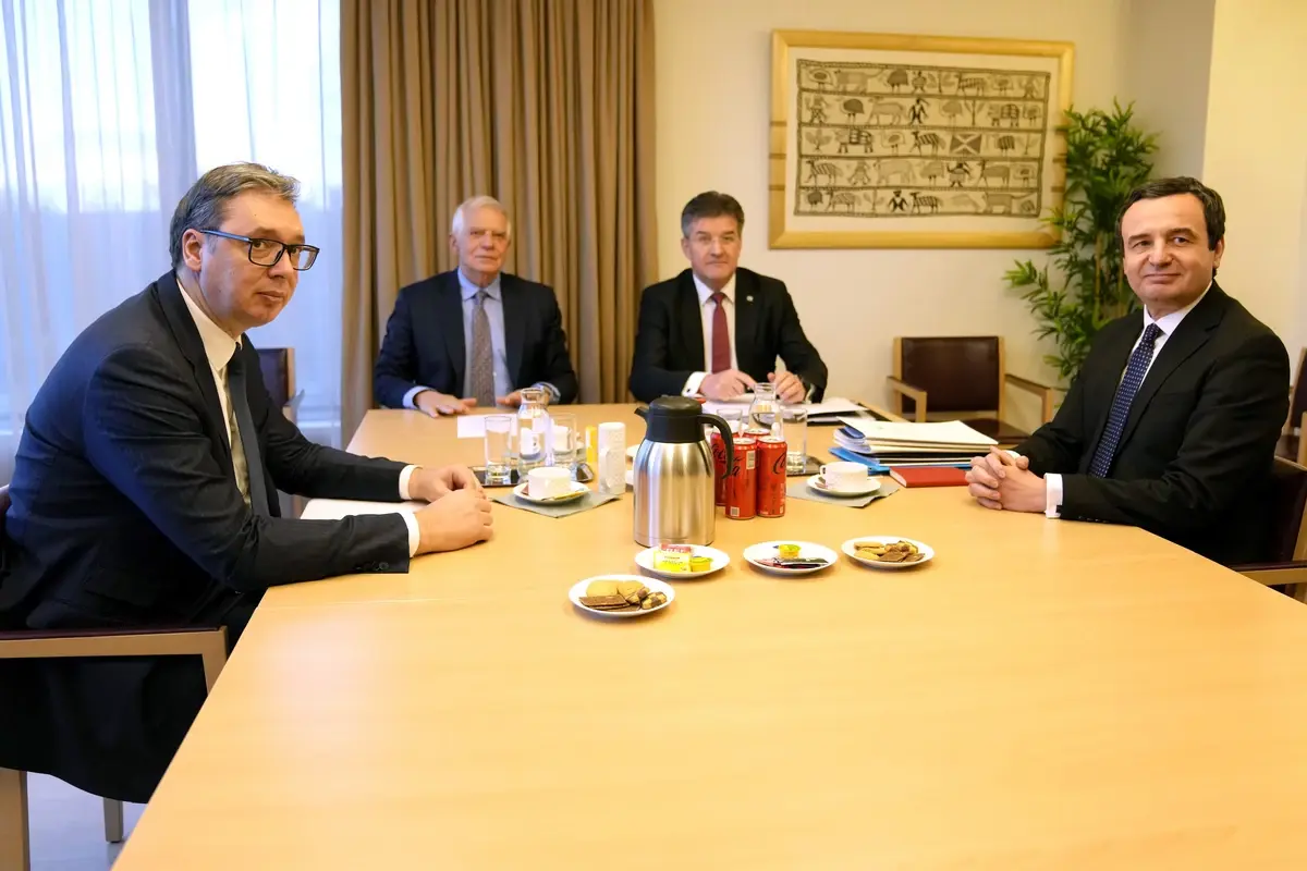 Vucic i kurti