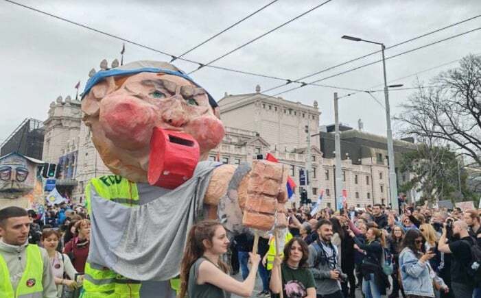 Lutk karikature srbija protesti
