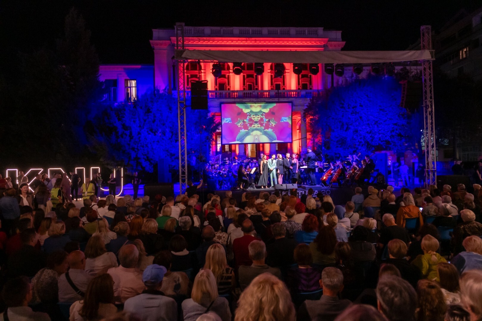 Glumci pjevaju hitove koncert Kultura na ulice 2024