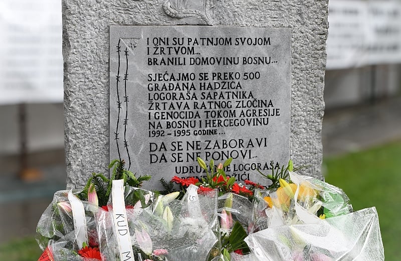 Hadzici Obilježavanje 33. godišnjice zločina nad logorašima