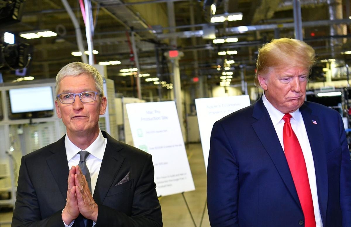 Donald Trump Tim Cook