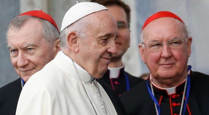 Kevin Farrell i papa franjo