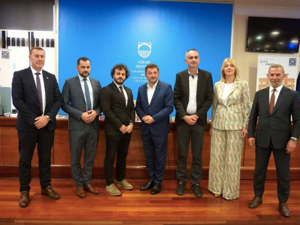 Dleegacija mostar aerodrom mostar istanbul/ fena