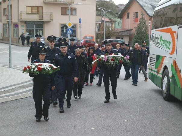 Bosanska krupa sahrana policajac