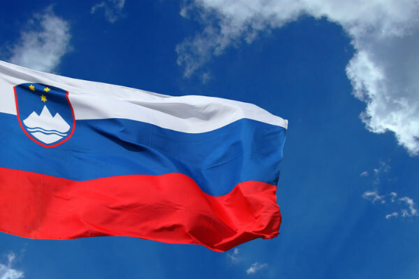Slovenija zastava