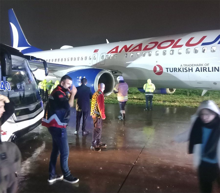 Istambul Turska avion pri polasku iz Pristine sletio s piste