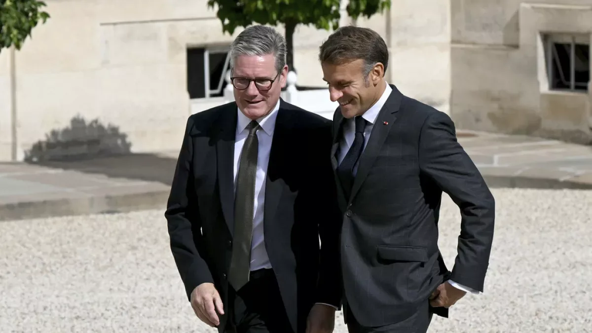Keir Starmer Emmanuel Macron video /Pool Photo via AP