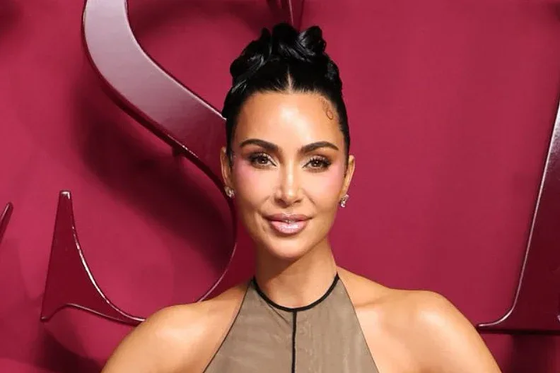 Kim Kardashian zasjala u metalik haljini