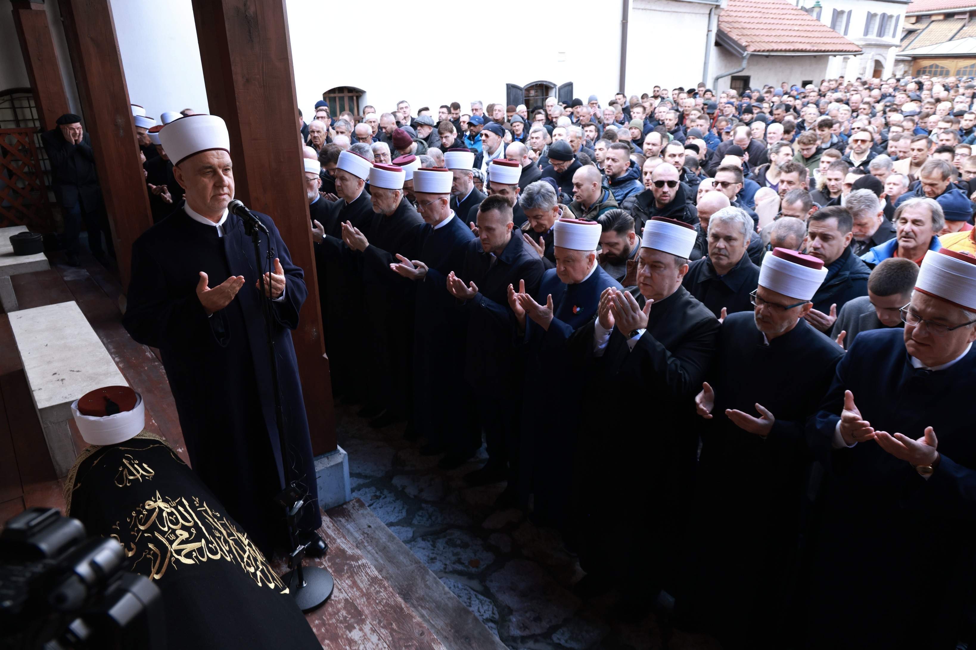 Klanjana dzenaza hafizu Ismet ef Spahicu 3