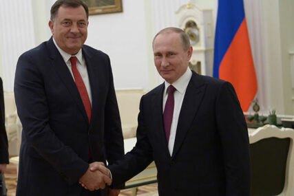 Milorad Dodik i Vladimir Putin 427x285