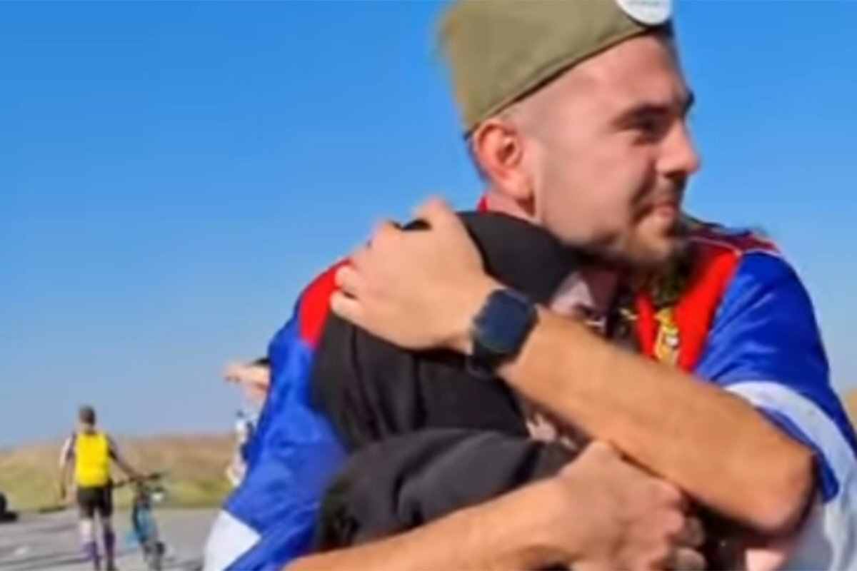 Nadija i Savo Ona sa hidzabom on sa sajkacom