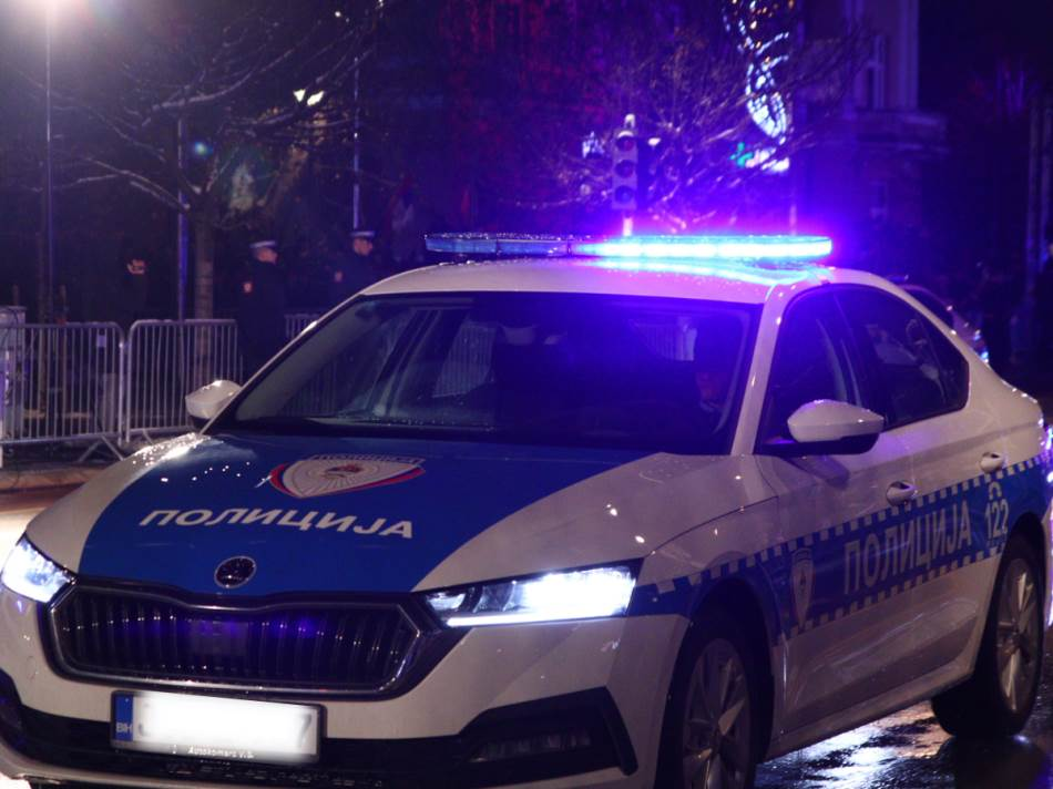 Policija r S