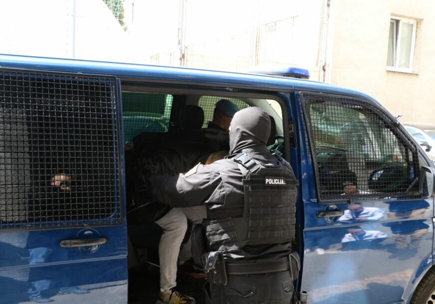 Policija