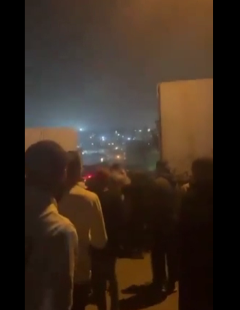 Palestinci ruše zid razdvajanja Izraela