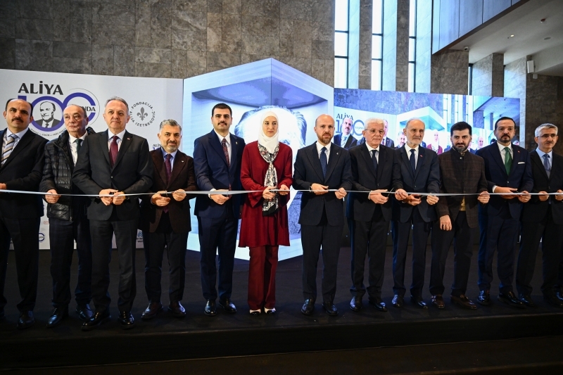 U Istanbulu otvorena izlozba Sto godina Alije Izetbegovica