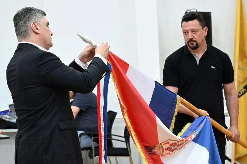 Zoran Milanović odlikovao četiri brigade hvo