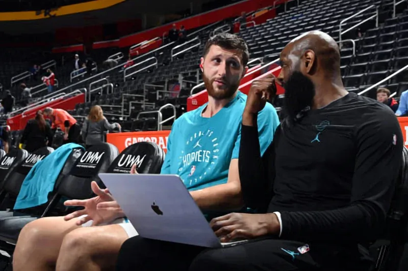 Jusuf Nurkić Charlotte Hornets x