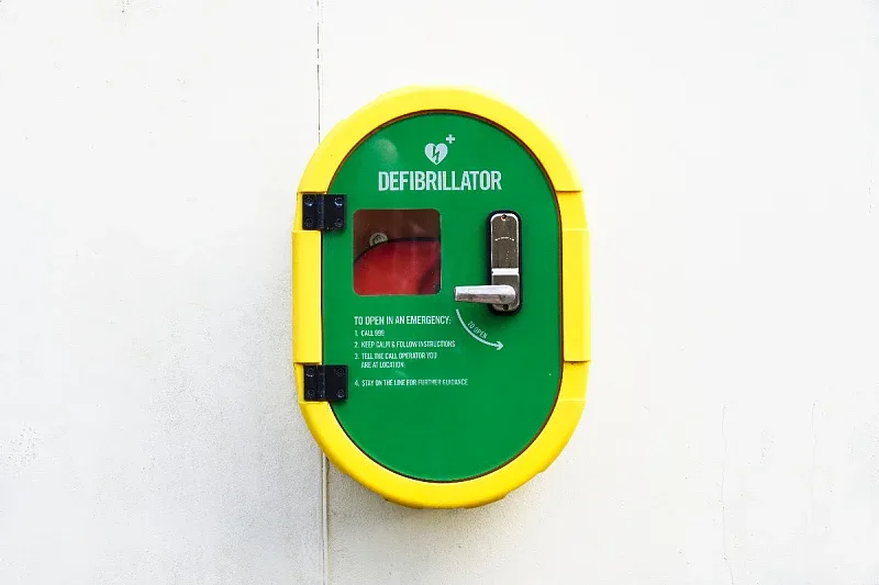 Defibrilator