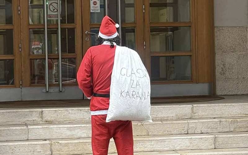 Djed mraz cik sinisa karan