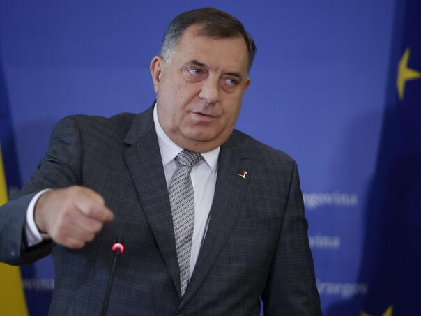 Dodik stoltenbergu Fena