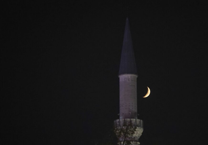 Dzamija