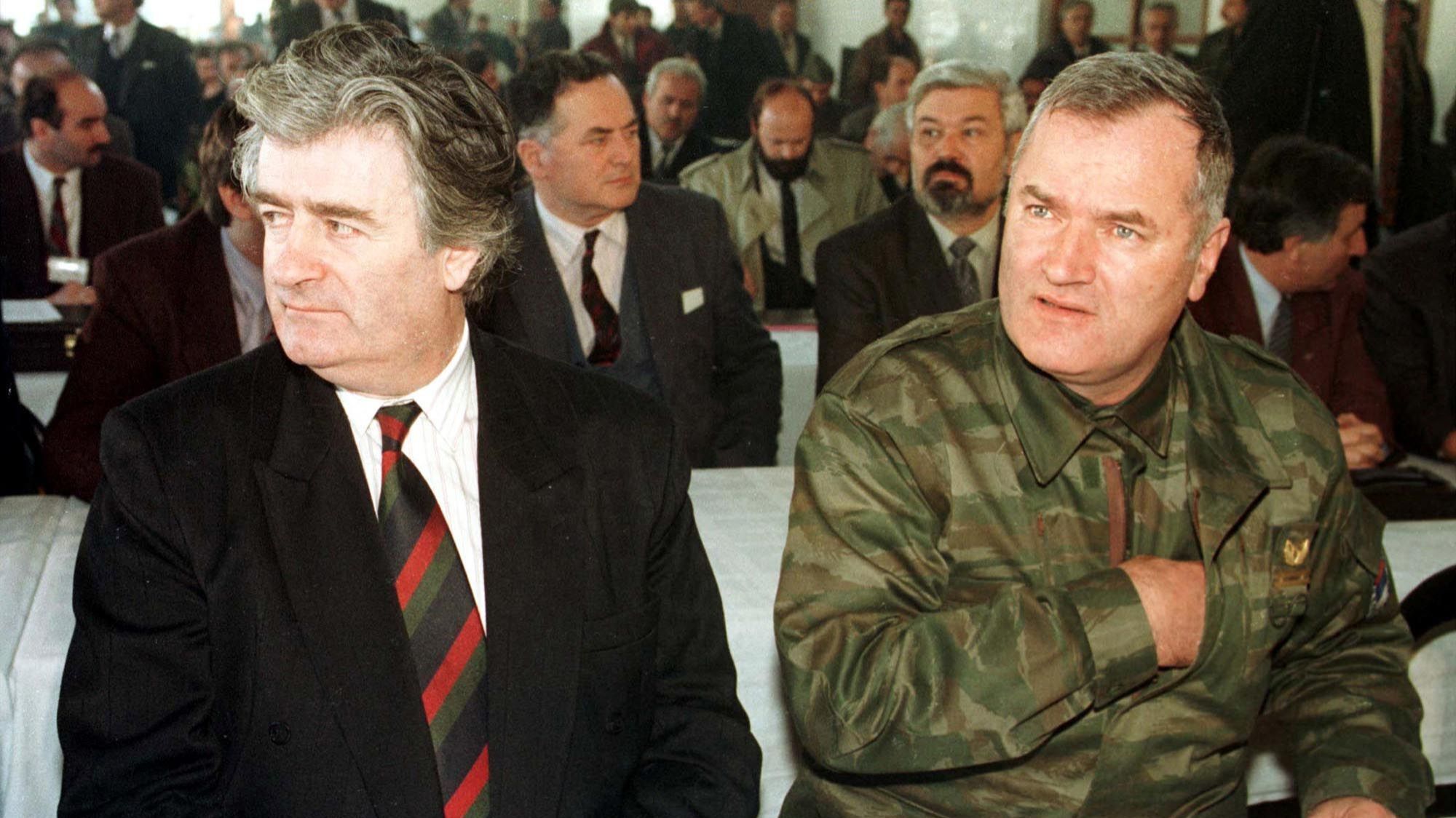 Ratni zločinci Radovan Karadžić i Ratko Mladić. Platforma X