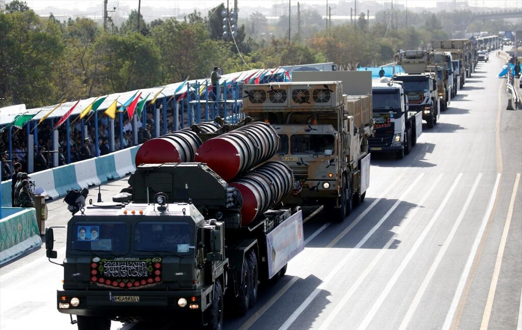 Iran vojska balistička raketa AA