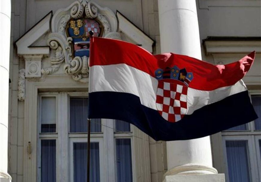 Hrvatska zastava 872x610hina