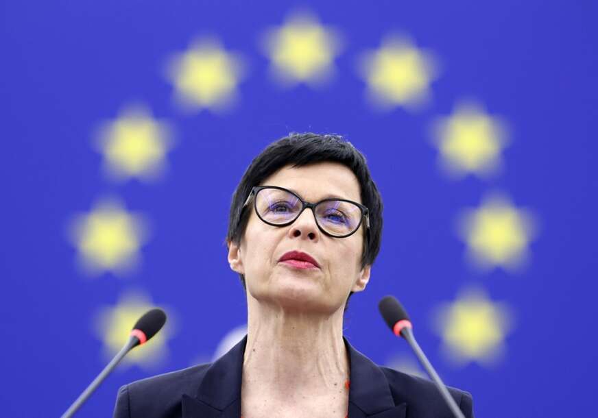 Kos marta 872x610