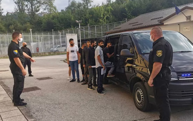 Migranti policija