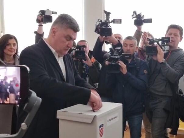 Milanovic o rezoluciji o srebrenici ulasku kosova u un milanovic glasao 661f8dbe8fb5d Index