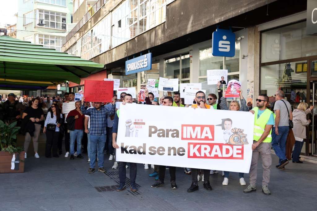Mladi u sarajevu ponovo na protestima zbog visine subvencije za kupovinu stanova 5jpg