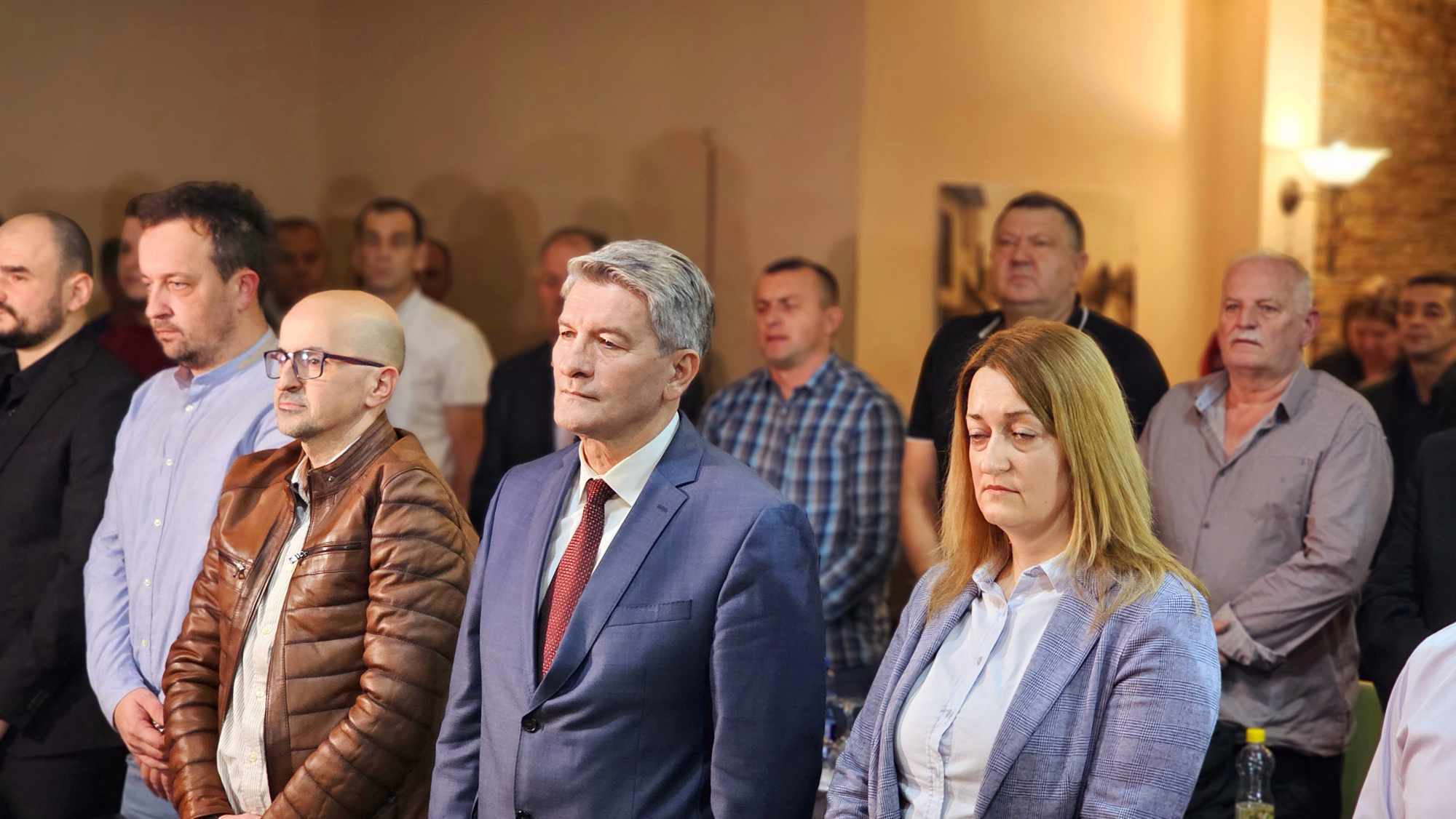 Naprijed tesanj naslovna