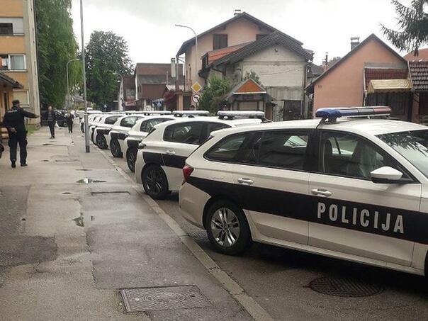 Policija usk