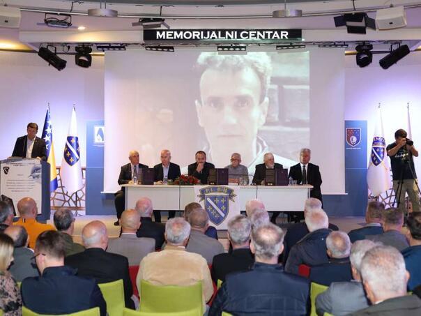 Promovirana knjiga patriotska liga u radjanju cuda bosanskog otpora plb 680df6afbcdf5
