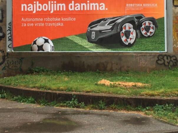 Reklama za kosenje trave x