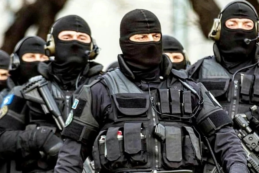 Rosu kosovo policija
