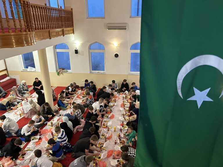 Srebrenica iftar otvoreno 2024 768x576MINA